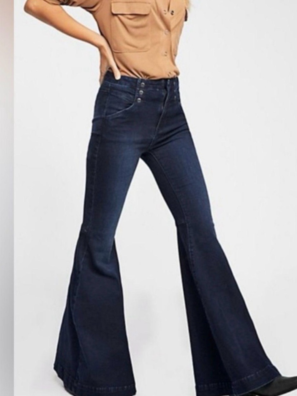 NWT Free People Maddox Denim Super Flare Bell Botto